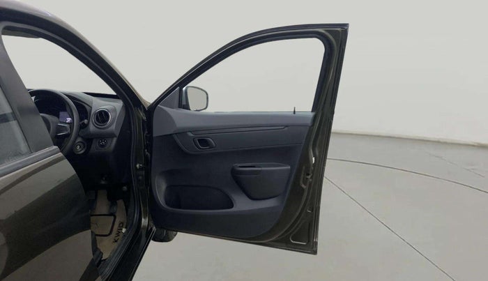 2021 Renault Kwid RXT 1.0 AMT (O), Petrol, Automatic, 11,800 km, RHS Front Door