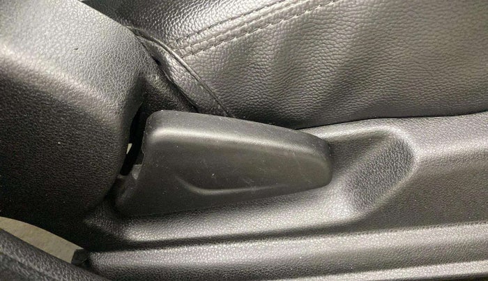 2021 Renault Kwid RXT 1.0 AMT (O), Petrol, Automatic, 11,800 km, Driver Side Adjustment Panel