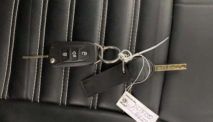2021 Tata Tiago XZA PLUS PETROL, Petrol, Automatic, 13,297 km, Key Close Up