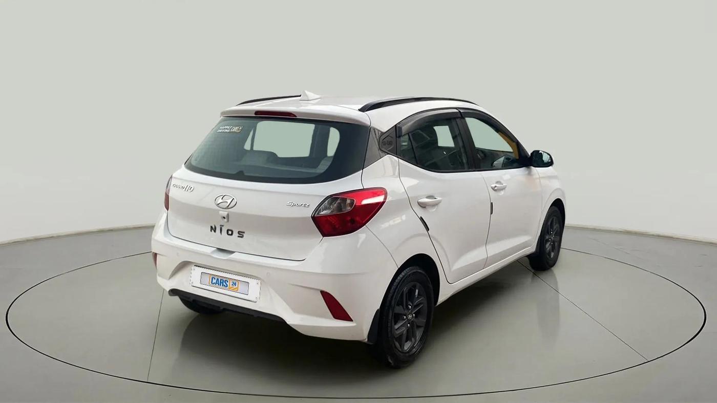 2022 Hyundai GRAND I10 NIOS SPORTZ 1.2 KAPPA VTVT, Petrol, Manual, 74,317 km, Right Back Diagonal