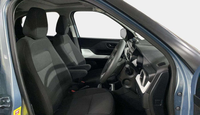 2023 Tata PUNCH ACCOMPLISHED DAZZLE SUNROOF CNG MT, CNG, Manual, 10,017 km, Right Side Front Door Cabin