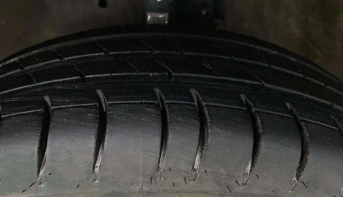 2018 Maruti Celerio LXI, Petrol, Manual, 46,112 km, Left Front Tyre Tread