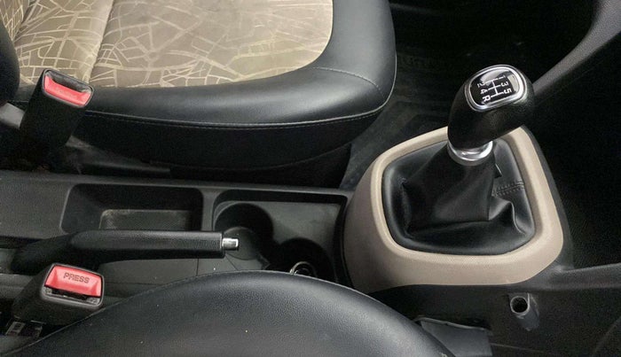 2017 Hyundai Grand i10 SPORTZ 1.2 KAPPA VTVT, Petrol, Manual, 50,757 km, Gear Lever