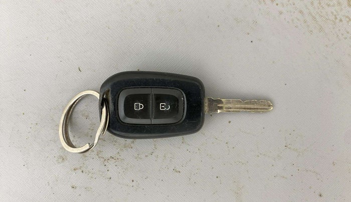 2021 Renault TRIBER RXT, Petrol, Manual, 38,094 km, Key Close Up