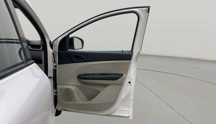 2021 Renault TRIBER RXT, Petrol, Manual, 38,094 km, RHS Front Door