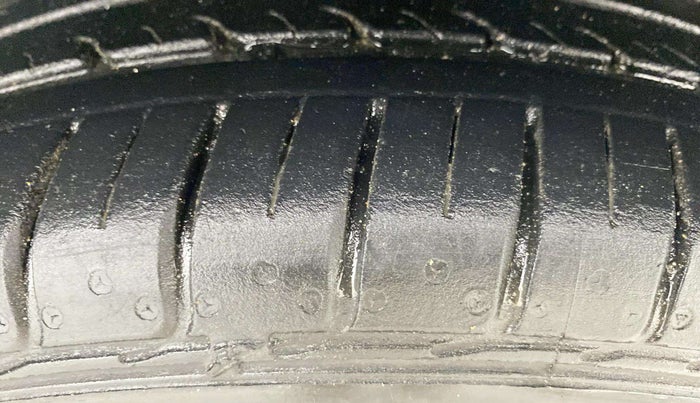 2019 Maruti IGNIS ZETA 1.2 AMT, Petrol, Automatic, 52,284 km, Right Front Tyre Tread