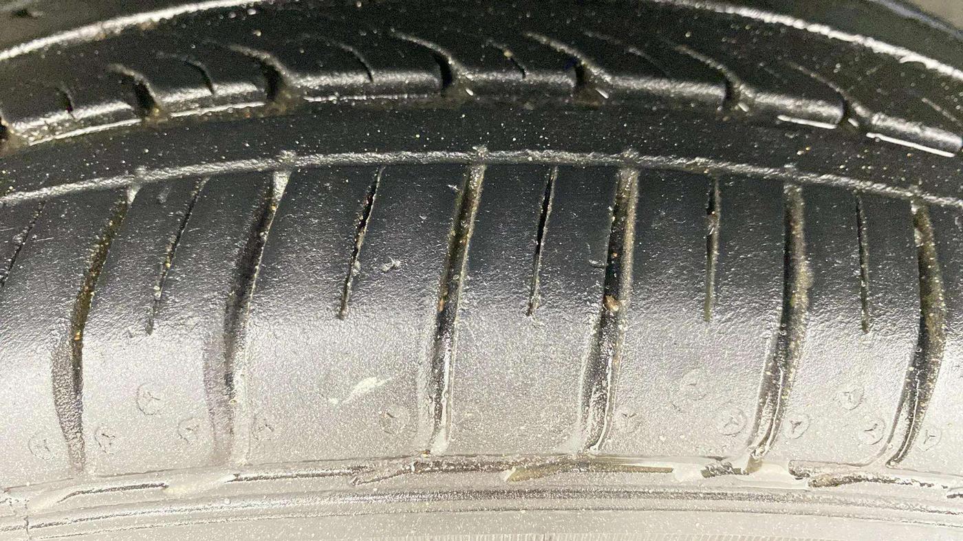2019 Maruti IGNIS ZETA 1.2 AMT, Petrol, Automatic, 52,302 km, Left Front Tyre Tread