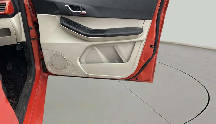 2022 Tata Tiago XZ PLUS PETROL, Petrol, Manual, 19,828 km, Driver Side Door Panels Control