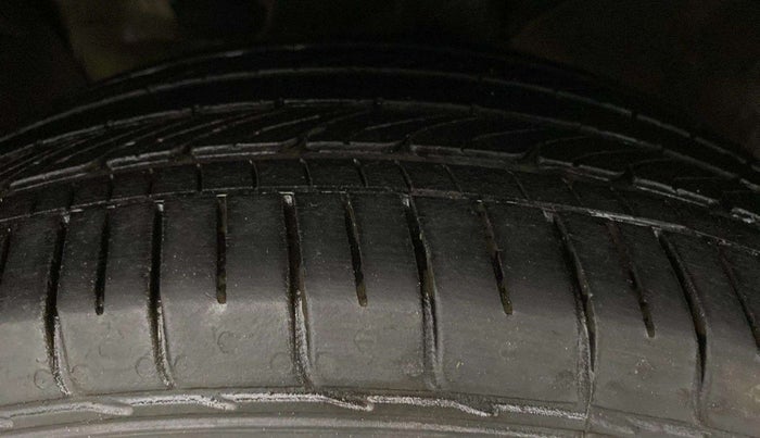 2016 Hyundai Creta SX PLUS 1.6 PETROL, Petrol, Manual, 57,280 km, Left Front Tyre Tread