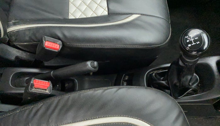 2014 Maruti Wagon R 1.0 LXI, Petrol, Manual, 70,410 km, Gear Lever
