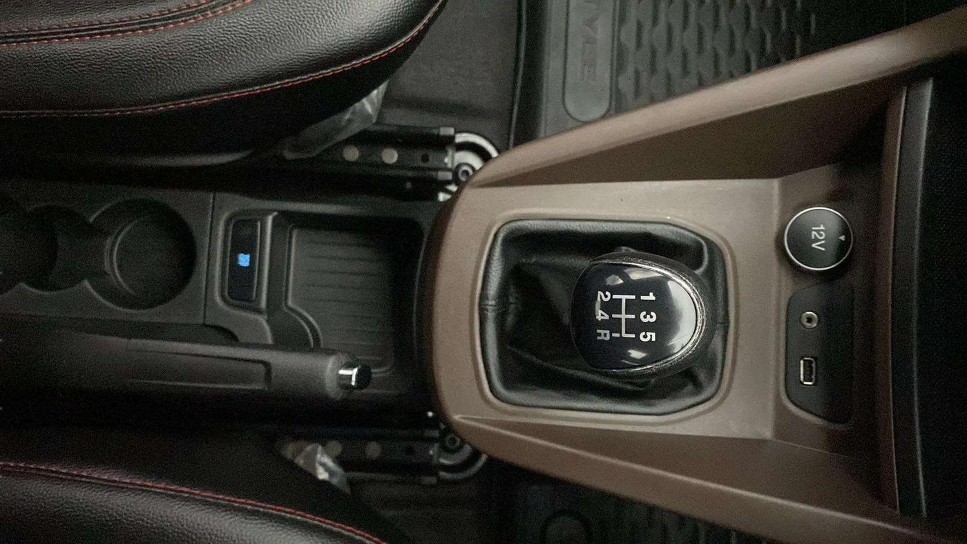 2018 Ford FREESTYLE TITANIUM 1.2 PETROL, Petrol, Manual, 37,247 km, Gear Lever