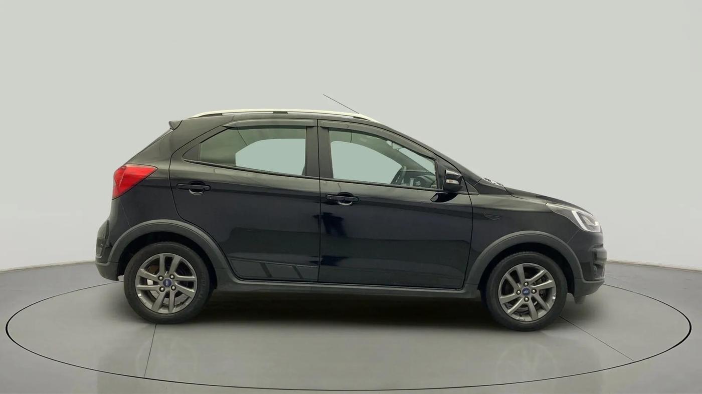 2018 Ford FREESTYLE TITANIUM 1.2 PETROL, Petrol, Manual, 37,247 km, Right Side View