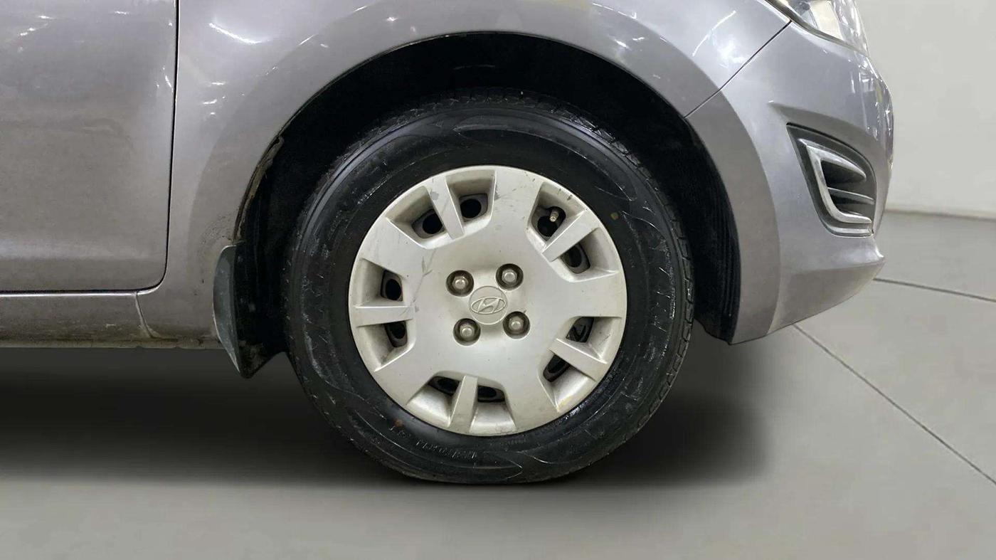 2014 Hyundai i20 MAGNA (O) 1.2, Petrol, Manual, 98,809 km, Right Front Wheel