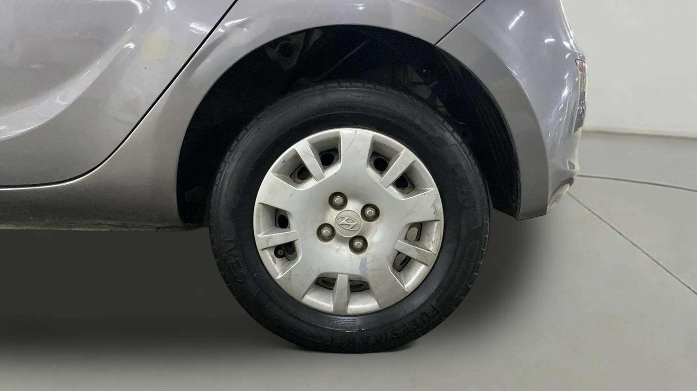 2014 Hyundai i20 MAGNA (O) 1.2, Petrol, Manual, 98,809 km, Left Rear Wheel