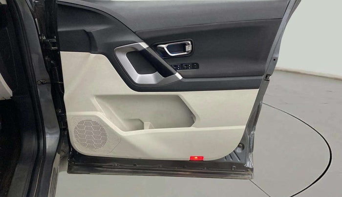 2022 Tata Safari XT PLUS, Diesel, Manual, 50,493 km, Driver Side Door Panels Control