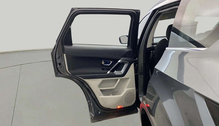 2022 Tata Safari XT PLUS, Diesel, Manual, 50,493 km, LHS Rear Door