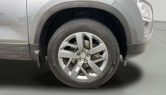 2022 Tata Safari XT PLUS, Diesel, Manual, 50,493 km, Right Front Wheel