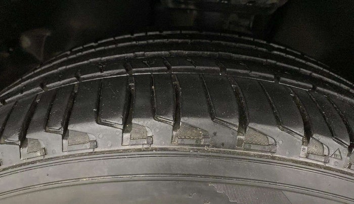 2022 Tata Safari XT PLUS, Diesel, Manual, 50,493 km, Left Front Tyre Tread