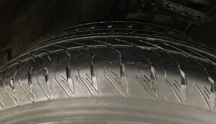 2022 Tata Safari XT PLUS, Diesel, Manual, 50,493 km, Right Front Tyre Tread