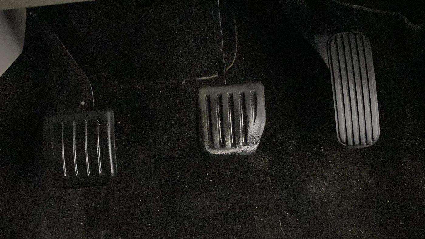 2022 Tata Safari XT PLUS, Diesel, Manual, 50,493 km, Pedals