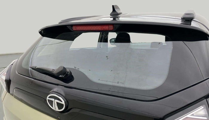 2022 Tata NEXON XZA PLUS (PREMIUM) KAZIRANGA PETROL, Petrol, Automatic, 21,043 km, Rear Wiper