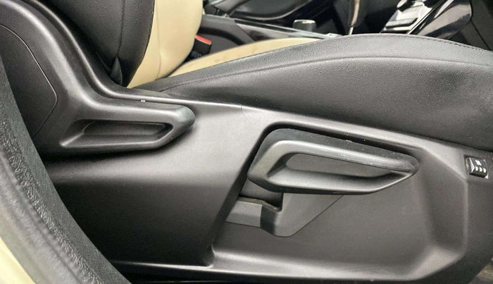 2022 Tata NEXON XZA PLUS (PREMIUM) KAZIRANGA PETROL, Petrol, Automatic, 21,043 km, Driver Side Adjustment Panel