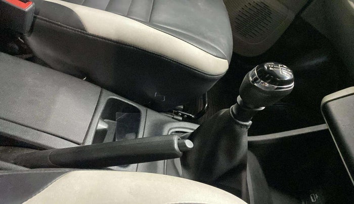 2022 Renault TRIBER RXT, Petrol, Manual, 15,890 km, Gear Lever