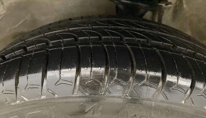 2017 Maruti Alto K10 VXI, Petrol, Manual, 48,974 km, Left Front Tyre Tread