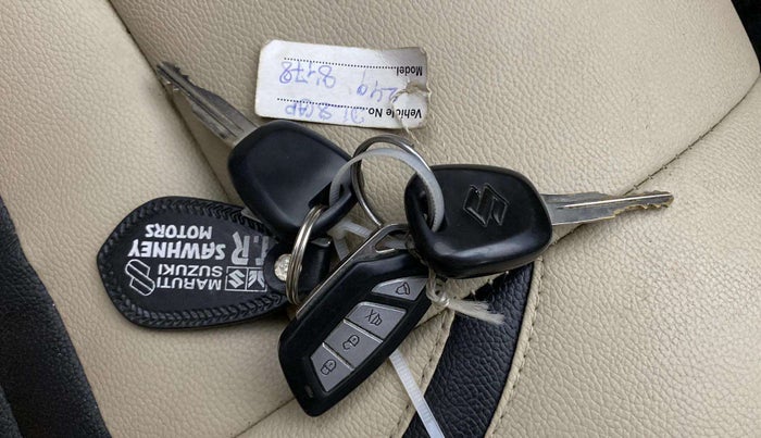 2017 Maruti Alto K10 VXI, Petrol, Manual, 48,974 km, Key Close Up