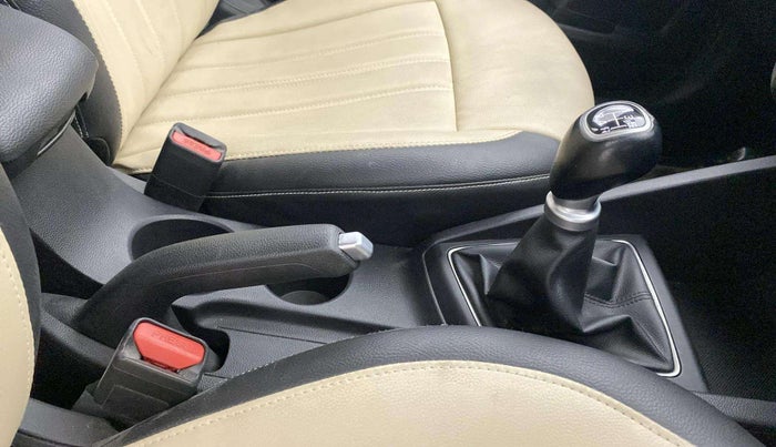 2016 Hyundai Elite i20 ASTA 1.2 (O), Petrol, Manual, 35,705 km, Gear Lever
