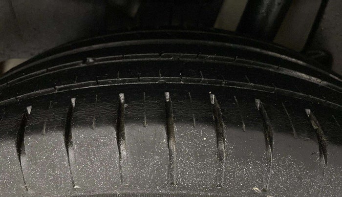 2019 Maruti Swift ZXI AMT, Petrol, Automatic, 61,193 km, Left Rear Tyre Tread