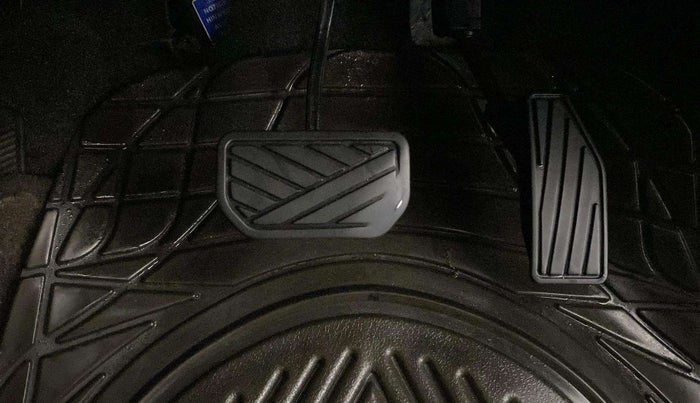 2019 Maruti Swift ZXI AMT, Petrol, Automatic, 61,193 km, Pedals
