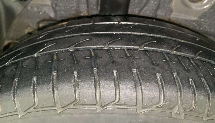 2016 Hyundai Elite i20 MAGNA 1.2, Petrol, Manual, 58,032 km, Right Rear Tyre Tread