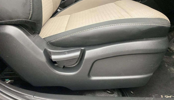2016 Hyundai Elite i20 MAGNA 1.2, Petrol, Manual, 58,032 km, Driver Side Adjustment Panel