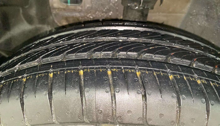 2016 Hyundai Elite i20 MAGNA 1.2, Petrol, Manual, 58,032 km, Left Front Tyre Tread