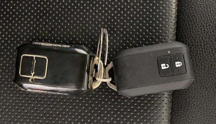 2019 Maruti Baleno ZETA PETROL 1.2, Petrol, Manual, 42,033 km, Key Close Up