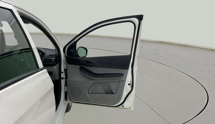 2021 Tata Tiago XT (O) PETROL, CNG, Manual, 42,091 km, RHS Front Door