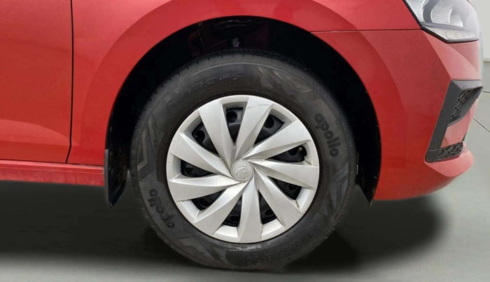 2022 Skoda SLAVIA ACTIVE 1.0L TSI MT, Petrol, Manual, 64,665 km, Right Front Wheel