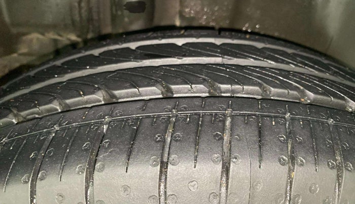 2016 Maruti Ciaz VXI+, Petrol, Manual, 74,036 km, Right Rear Tyre Tread