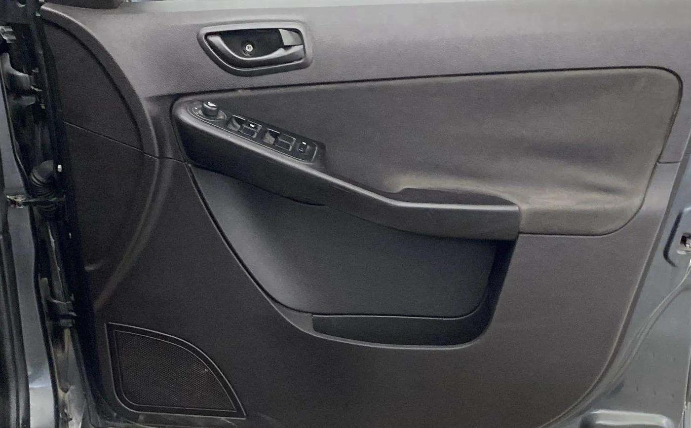 2016 Tata Zest XM PETROL, Petrol, Manual, 81,012 km, Driver Side Door Panels Control