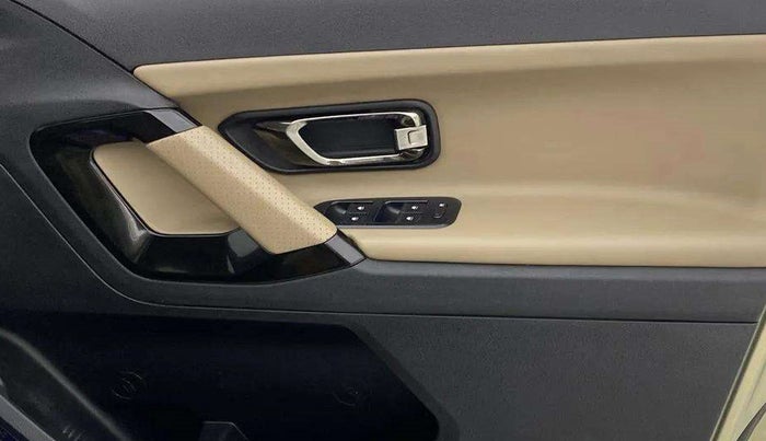 2022 Tata Harrier XZA PLUS 2.0L KAZIRANGA, Diesel, Automatic, 53,789 km, Driver Side Door Panels Control