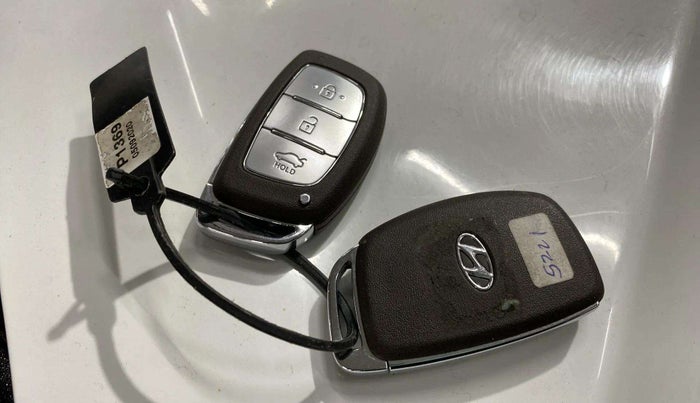 2020 Hyundai AURA SX 1.2, Petrol, Manual, 7,245 km, Key Close Up