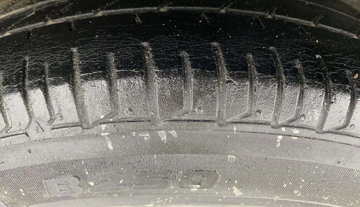 2014 Hyundai i10 SPORTZ 1.1, Petrol, Manual, 38,647 km, Left Rear Tyre Tread