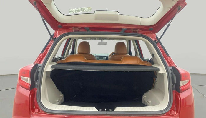 2022 Mahindra XUV300 W6 1.2 PETROL AMT, Petrol, Automatic, 23,294 km, Boot Open Zoomed View