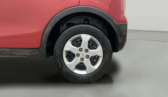 2022 Mahindra XUV300 W6 1.2 PETROL AMT, Petrol, Automatic, 23,294 km, Left Rear Wheel