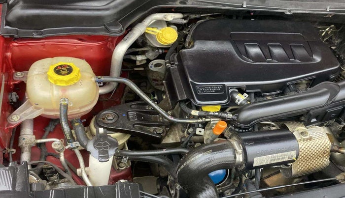 2022 Mahindra XUV300 W6 1.2 PETROL AMT, Petrol, Automatic, 23,294 km, Engine View - Right