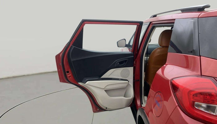 2022 Mahindra XUV300 W6 1.2 PETROL AMT, Petrol, Automatic, 23,294 km, LHS Rear Door