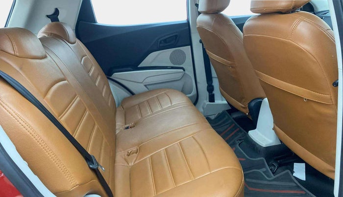 2022 Mahindra XUV300 W6 1.2 PETROL AMT, Petrol, Automatic, 23,294 km, Right Side Rear Door Cabin