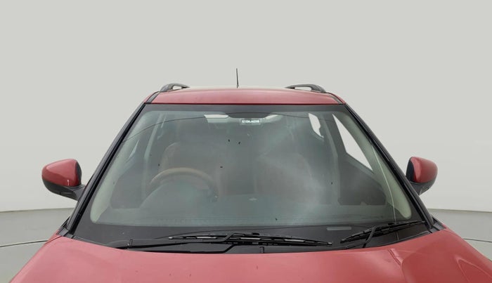 2022 Mahindra XUV300 W6 1.2 PETROL AMT, Petrol, Automatic, 23,294 km, Front Windshield