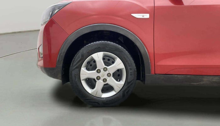 2022 Mahindra XUV300 W6 1.2 PETROL AMT, Petrol, Automatic, 23,294 km, Left Front Wheel